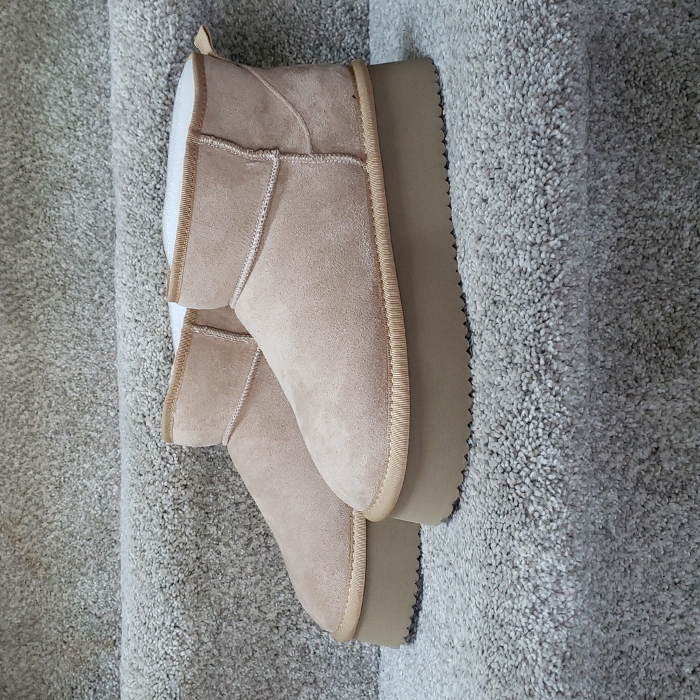 NWOT corkys room service bootie Size 8